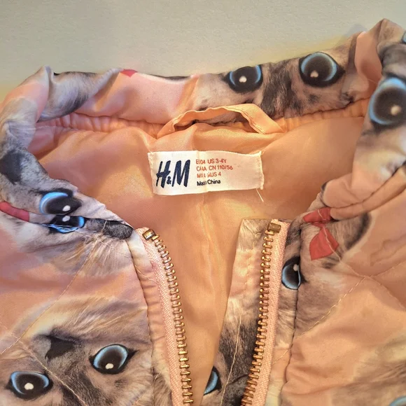 H&M Kids Puffer Jacket w Cat Design - Light Pink Size 3-4yr Very Good Condition - Picture 3 of 3